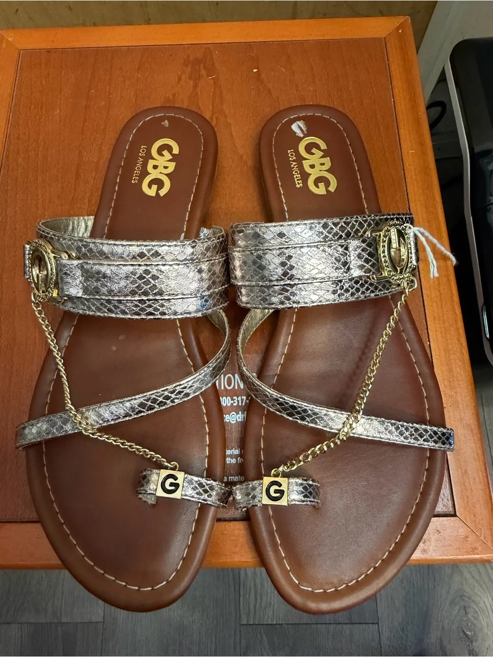 GBG Los Angeles Women’s Metallic Snake Print Chain Accent Slide Sandals. Size: 8
